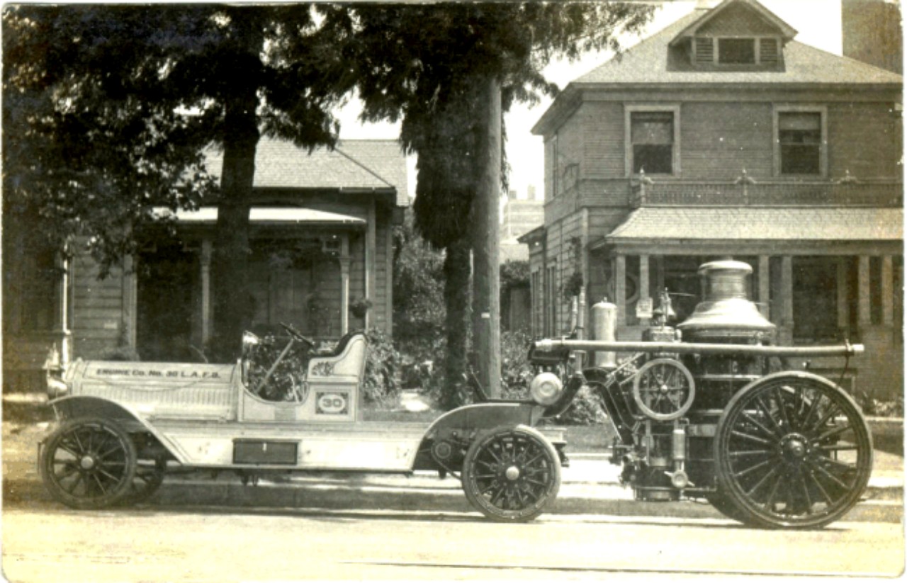 Gasoline-powered engine Fire Truck