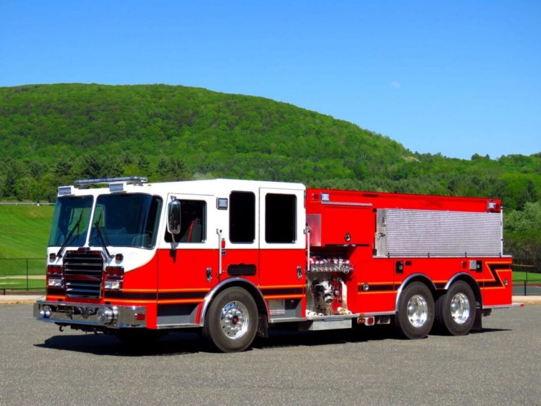 Tank fire truck (6)