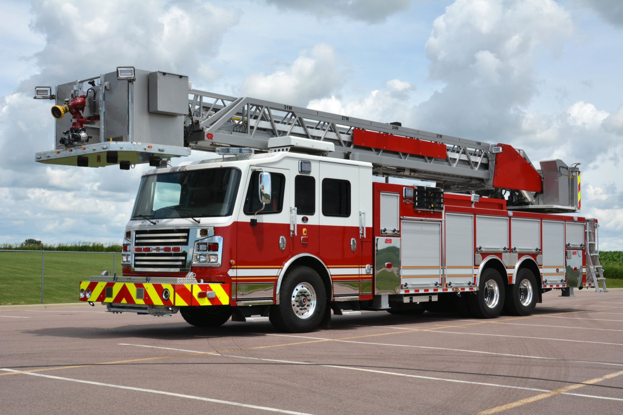 aerial fire truck (2)