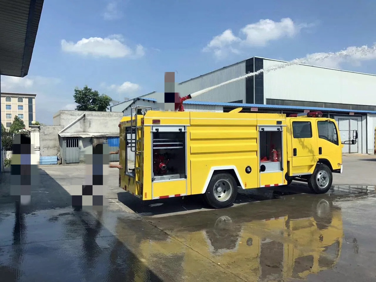 Yellow fire truck (2)