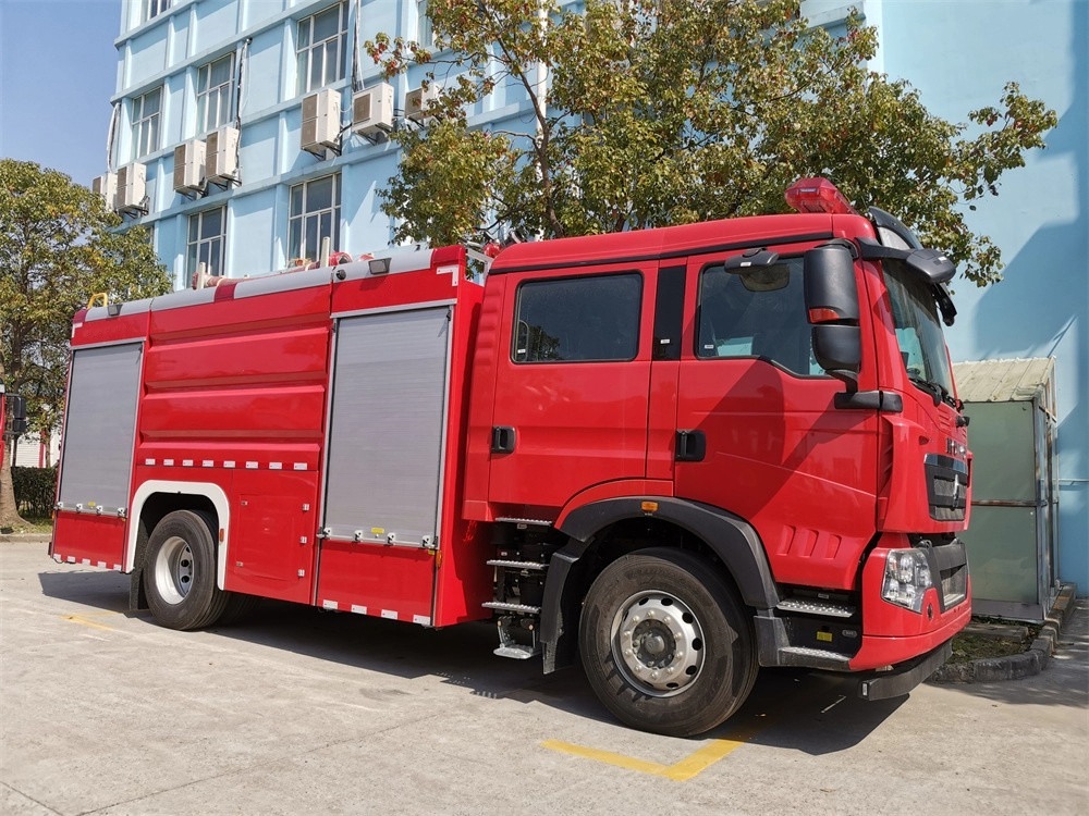 6 Wheelers 8000 Liters Water Fire Truck