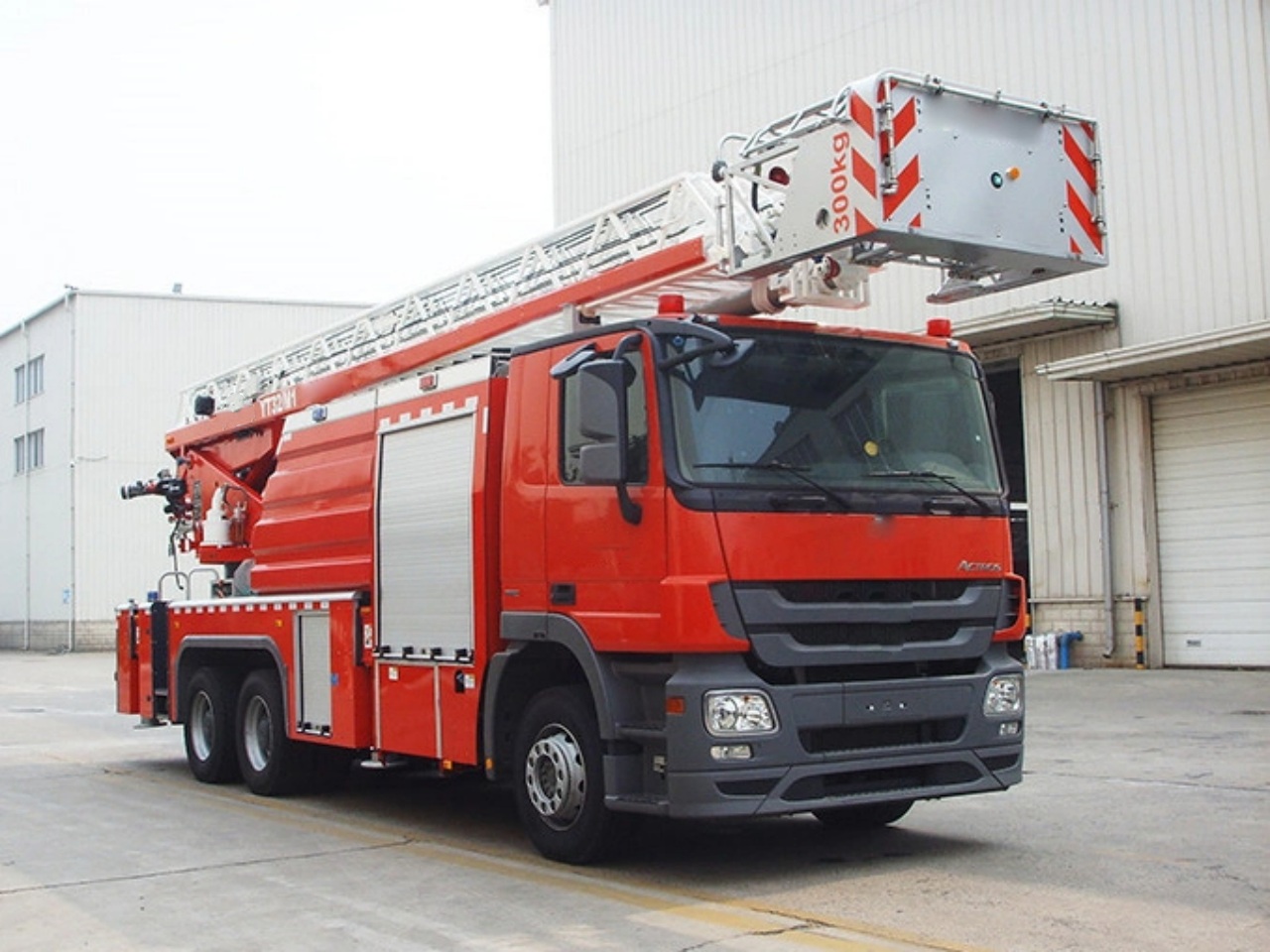 aerial ladder truck (2)