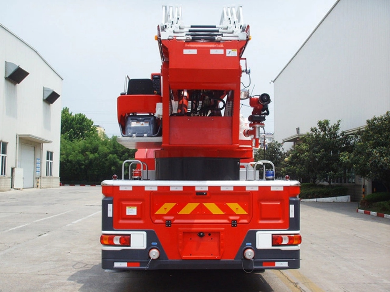 aerial ladder truck (6)