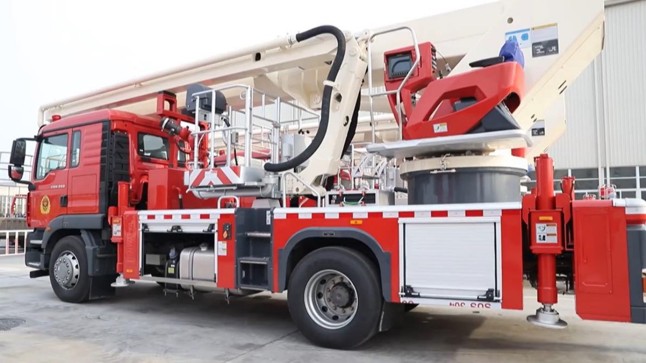 32M Aerial Platform Fire Truck 3