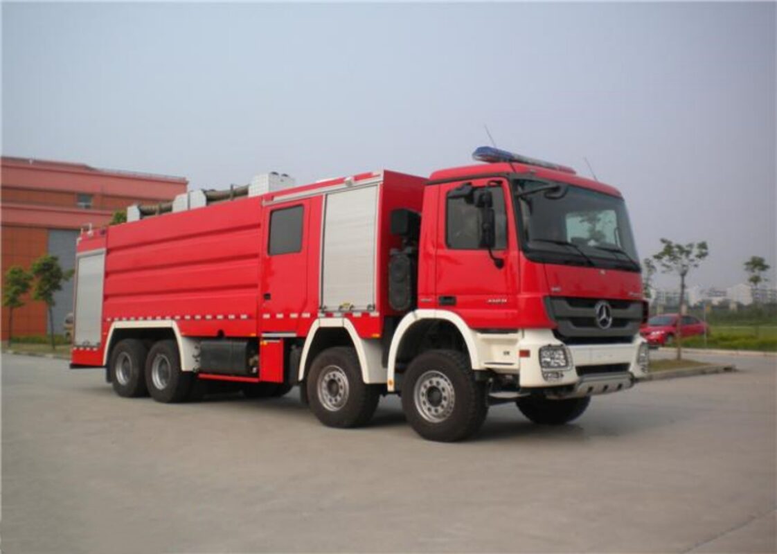 Benz 12 Wheelers Pumper Fire Truck