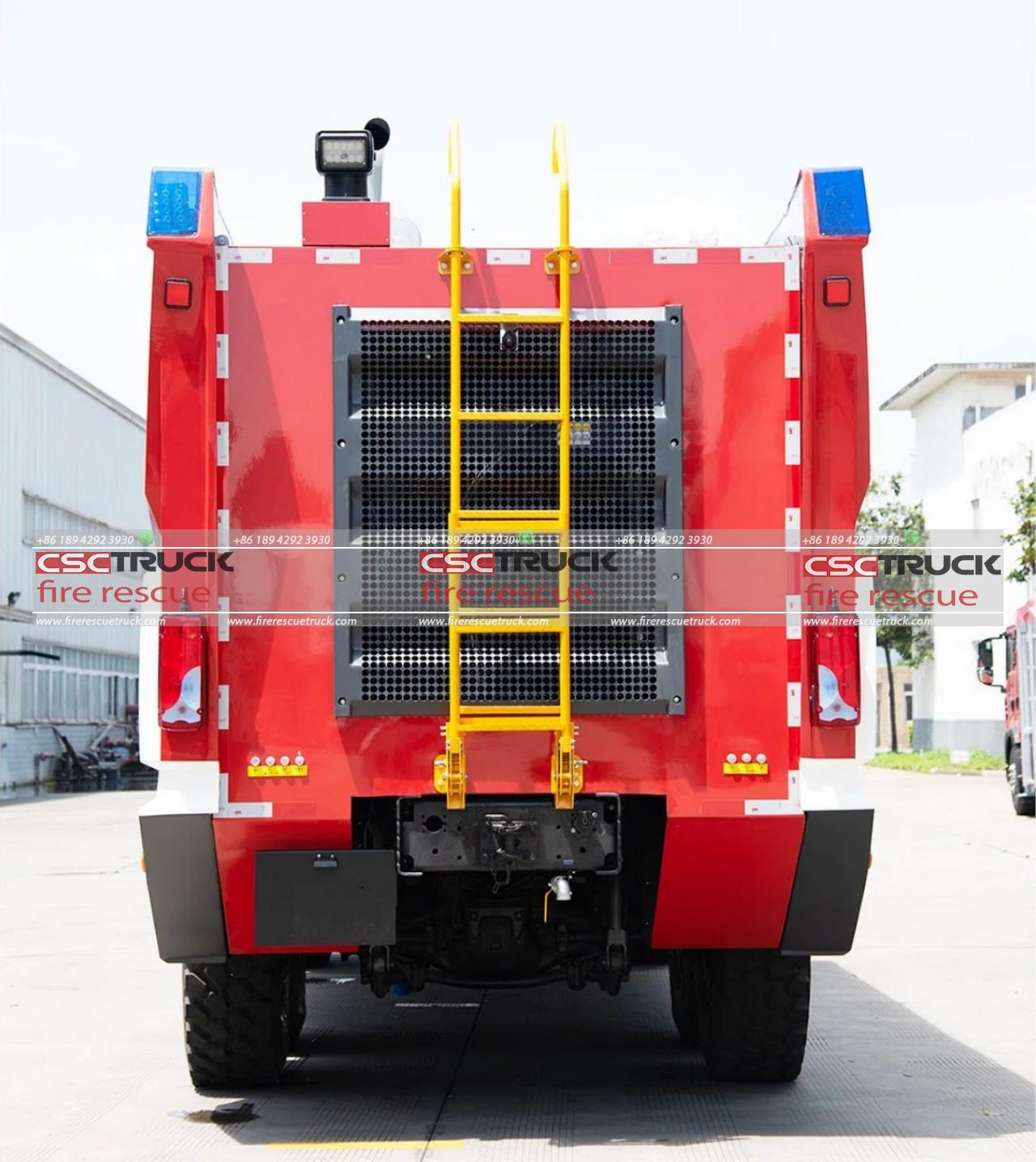 Airport Rescue Fire Fighting Truck (4)