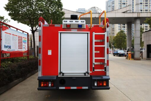 ISUZU 1300 Liters Water Foam Fire Truck (3)