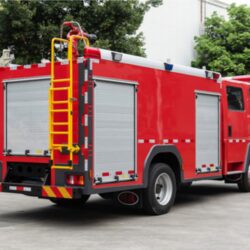 HOWO 4000 Liters Water Tanker Small Fire Engine (4)