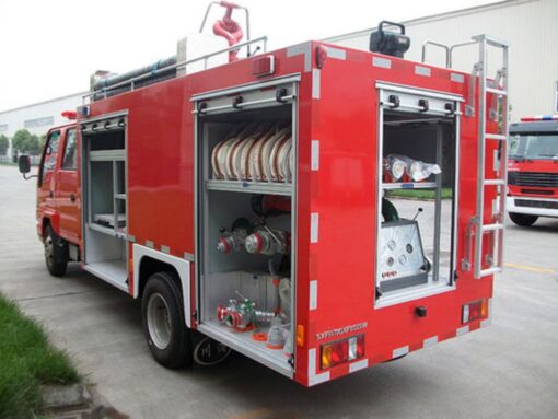 ISUZU 2000 Liters Small Fire Engine (3)