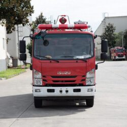 ISUZU 3000 Liters Water Tanker Small Fire Truck (3)