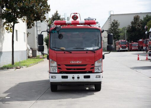 ISUZU 3000 Liters Water Tanker Small Fire Truck (3)