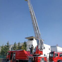 HOWO 32M Aerial Ladder Fire Fighting Truck (4)