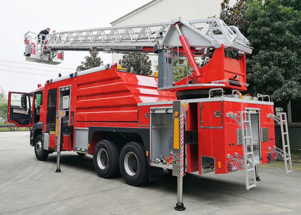 HOWO 32M Aerial Ladder Fire Fighting Truck (2)