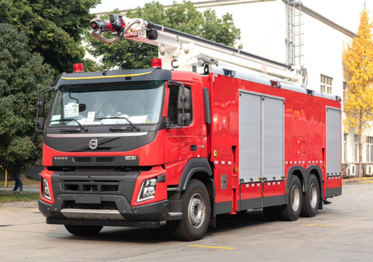 Volvo 25M Water-Foam-Powder Tower Fire Truck (2)