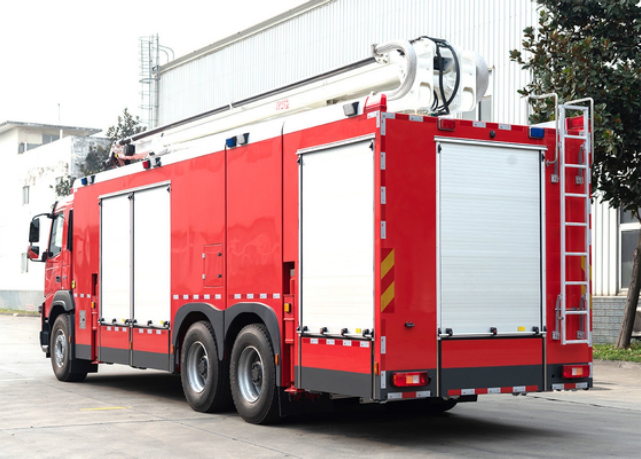 Volvo 25M Water-Foam-Powder Tower Fire Truck (4)