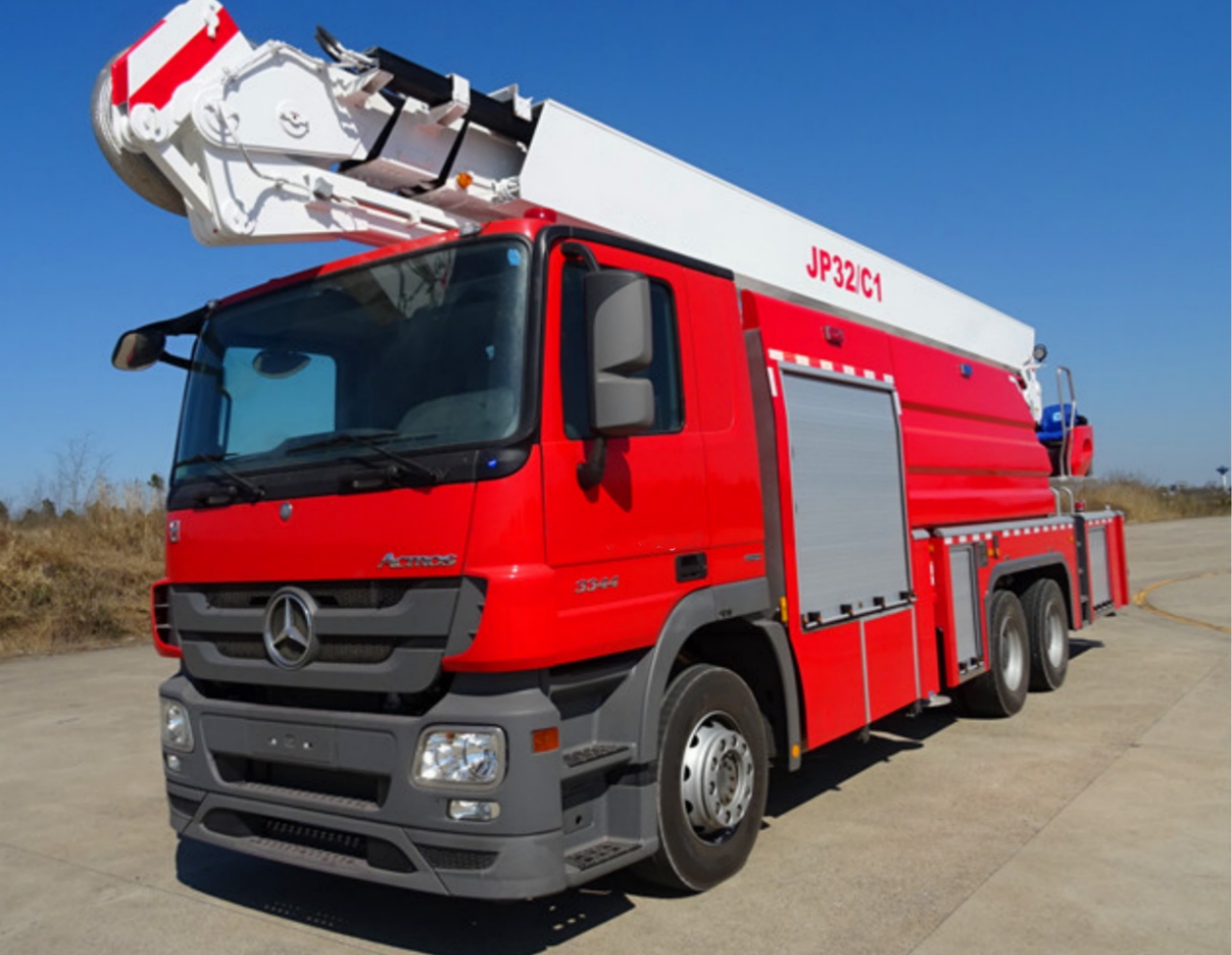 Benz 32M Water Foam Tower Fire Truck