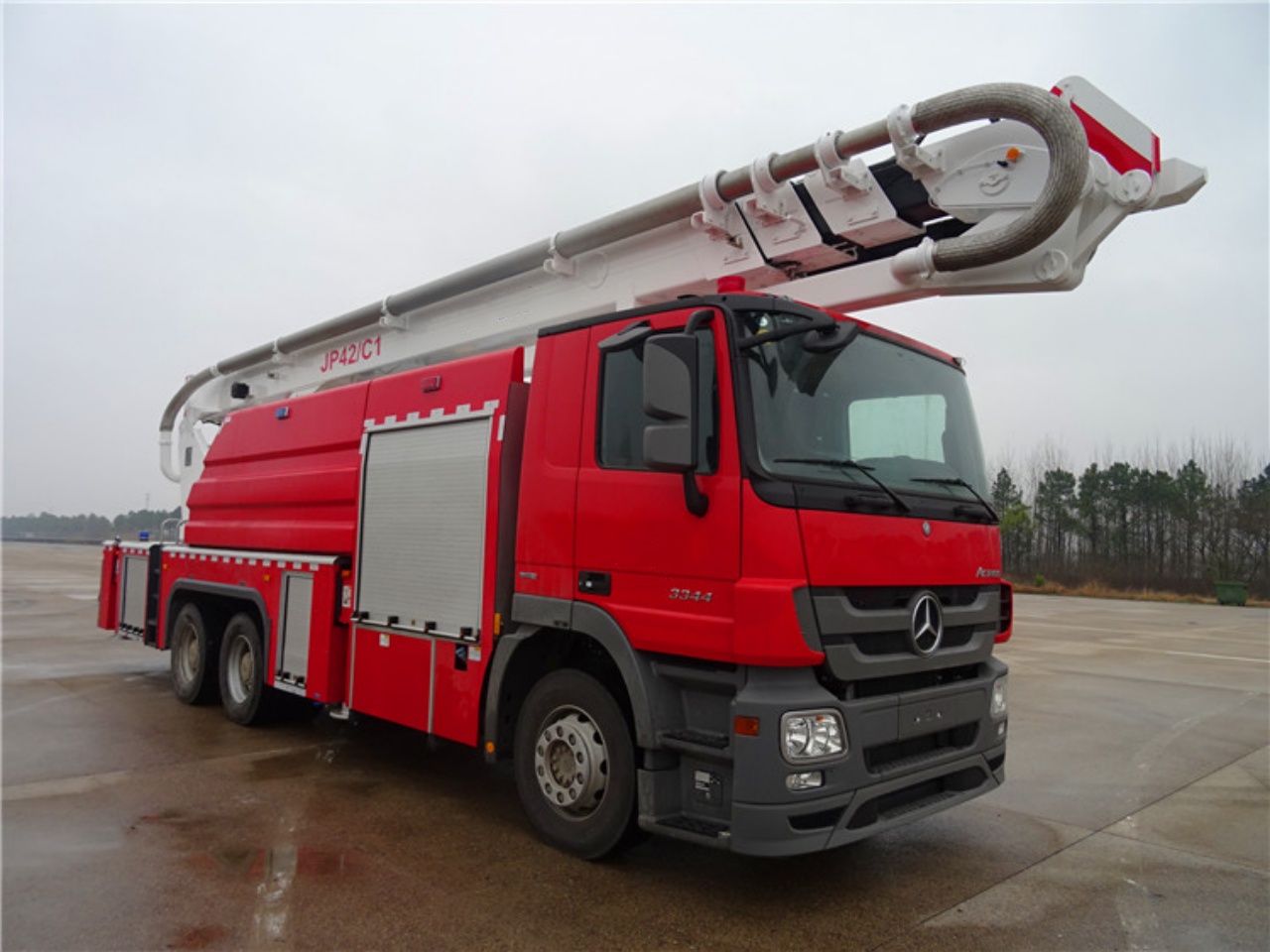 Benz 42M Water Foam Tower Fire Truck (2)