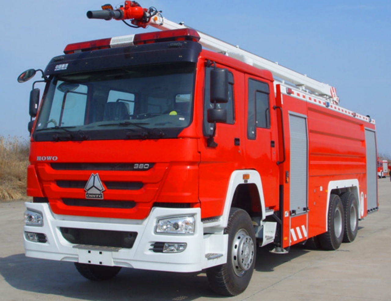 HOWO 20M Water Foam Fire and Truck