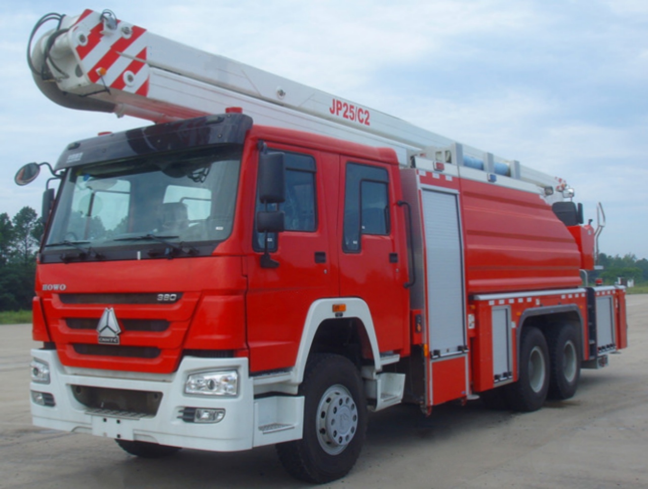 HOWO 25M Water Foam Tower Fire truck