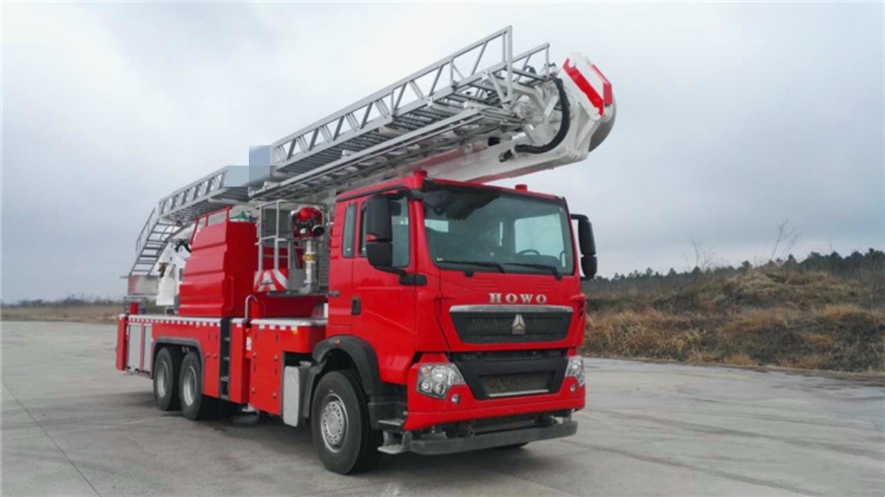 HOWO 34M Aerial Platform Fire Engine (2)