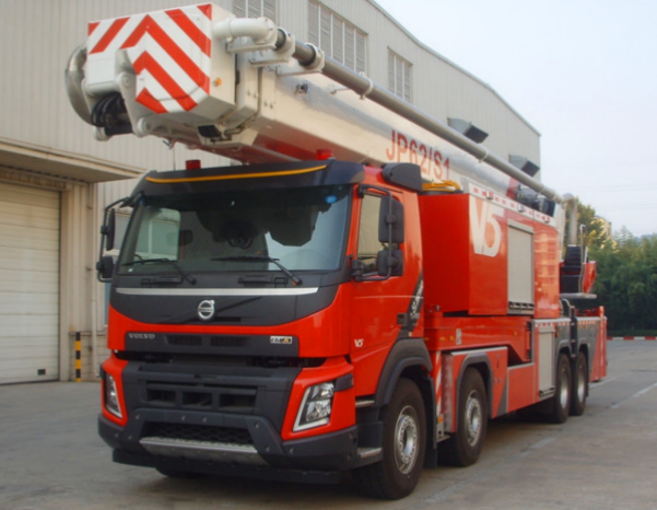 Volvo 62M Water Foam Tower Fire Truck