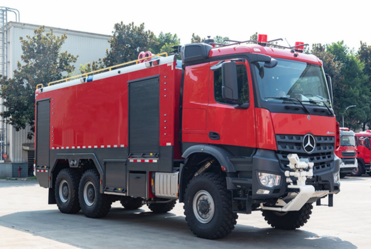 Benz 6x6 ARFF Fire Apparatus (2)