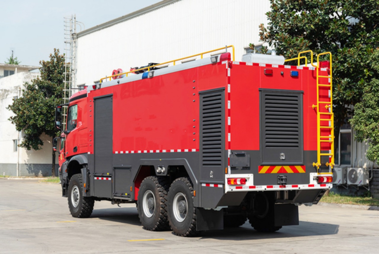 Benz 6x6 ARFF Fire Apparatus (3)