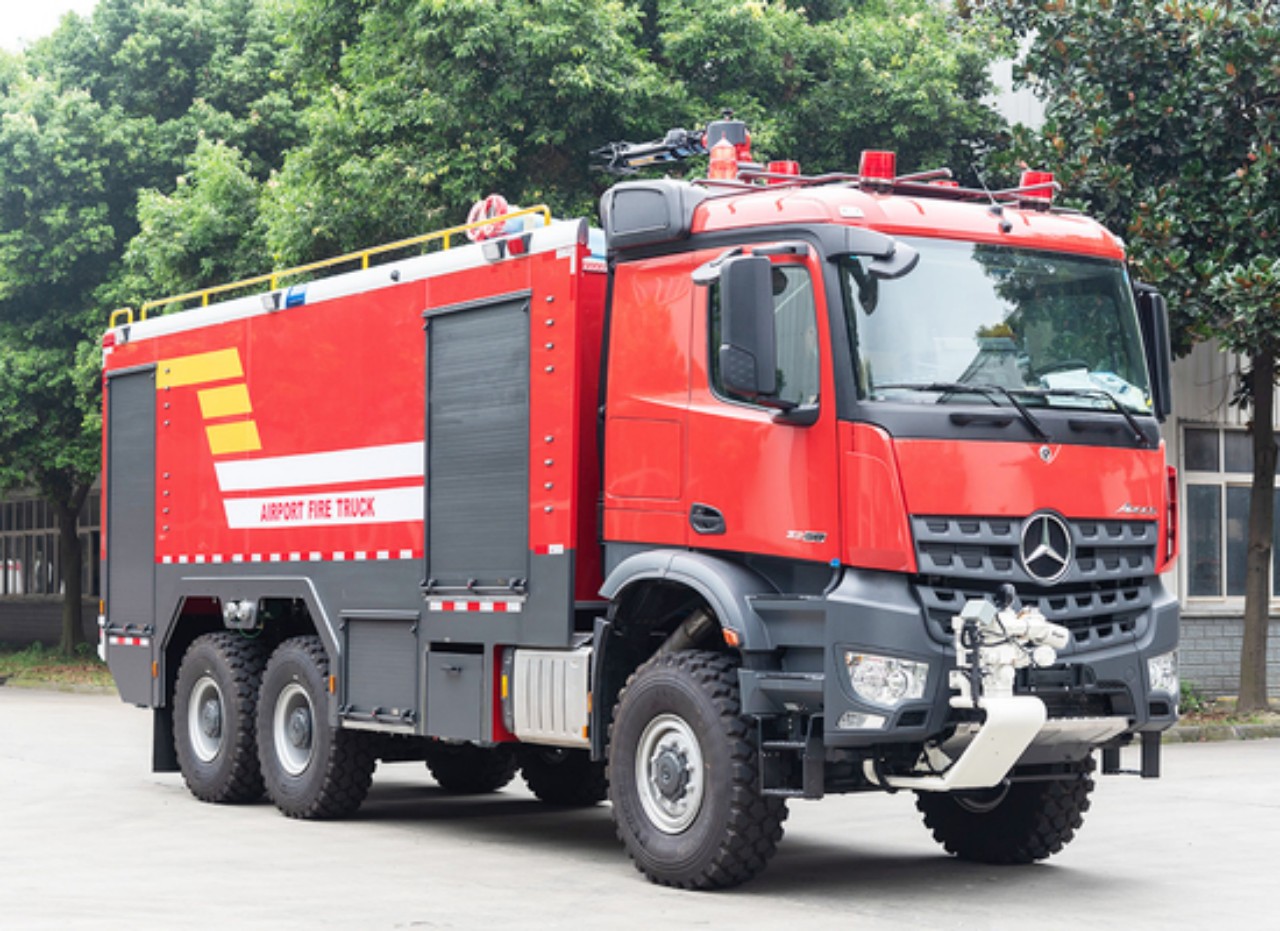 Benz 6x6 ARFF Fire Engine (2)