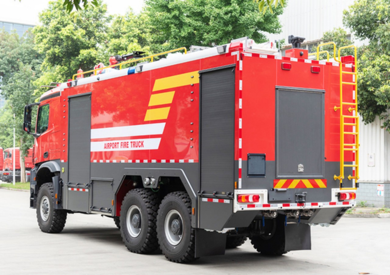 Benz 6x6 ARFF Fire Engine (4)