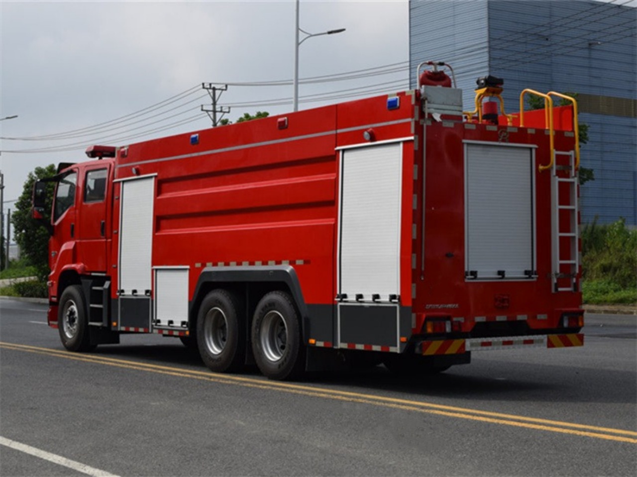 ISUZU 14000 Liters Water Foam Fire Truck (4)