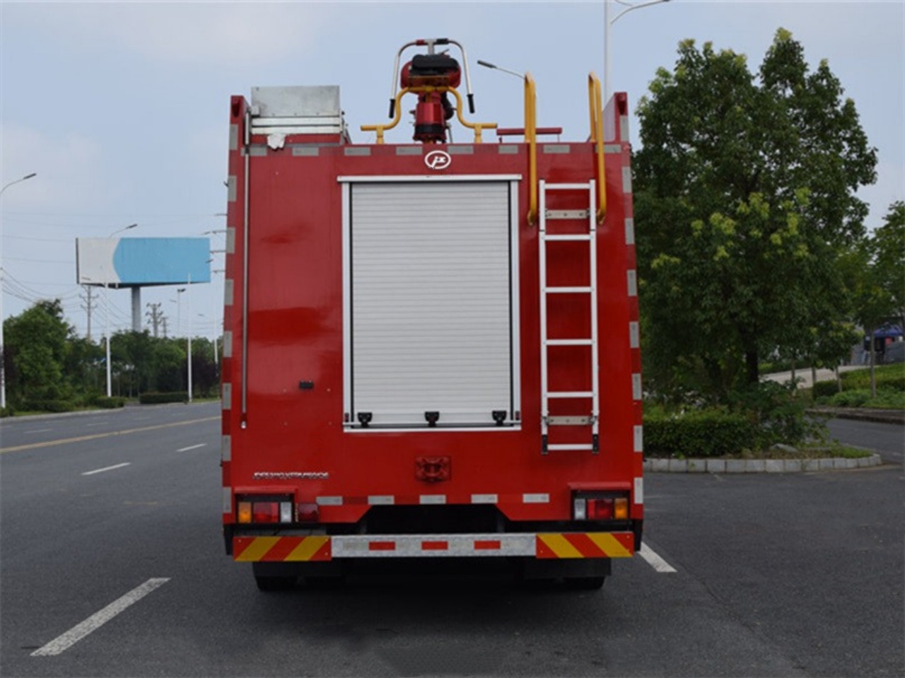 ISUZU 14000 Liters Water Foam Fire Truck (5)