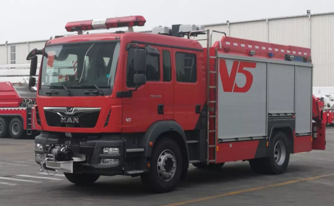 MAN 5Ton Water Foam Fire Truck (2)