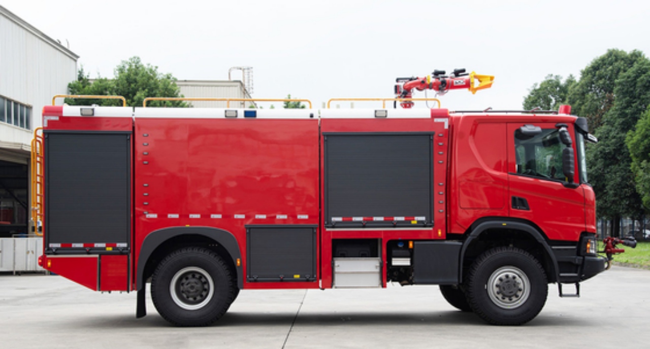 Scania 4WD ARFF Fire Truck (3)