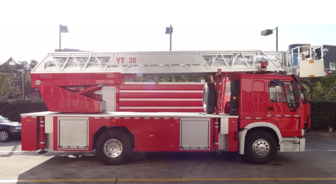 HOWO 32M Aerial Ladder Fire Engine (3)