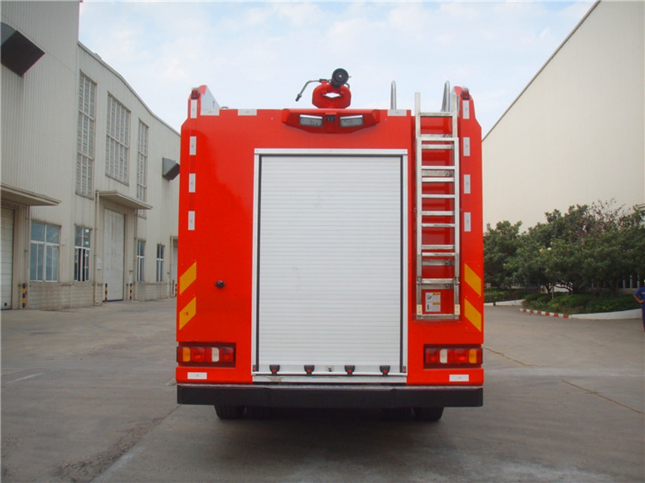 HOWO 8Ton Water Tank Fire Truck (6)