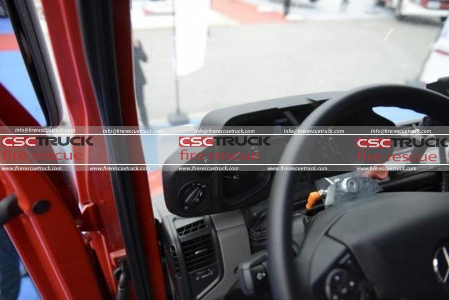 3000L Unimog U423 4WD Road-Rail Dual-Use Water Foam Fire Truck — Versatile and Multi-functional! (15)