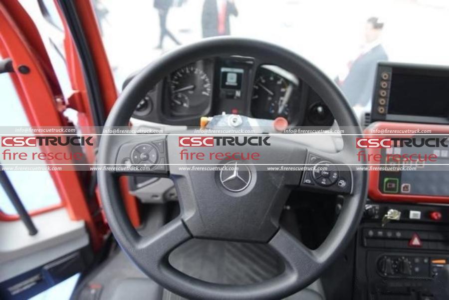 3000L Unimog U423 4WD Road-Rail Dual-Use Water Foam Fire Truck — Versatile and Multi-functional! (16)