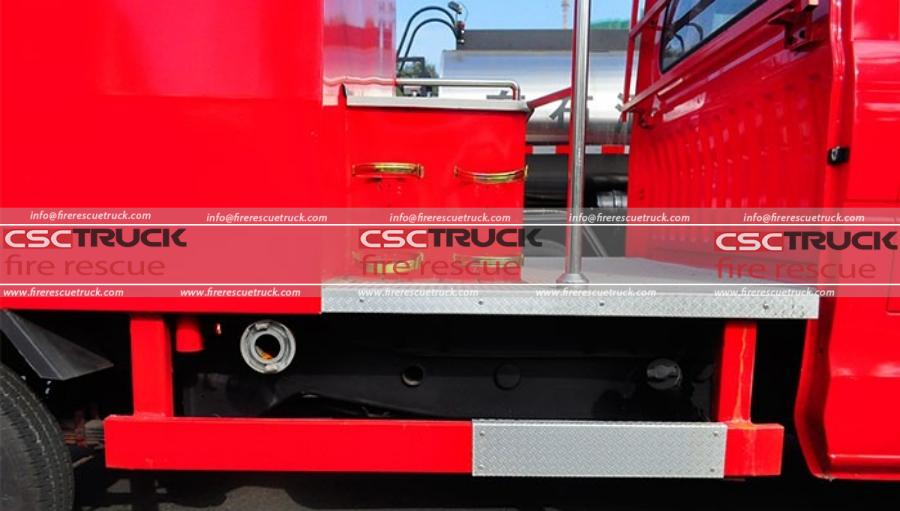 Dongfeng Single-Axle Small Water Tanker Fire Truck, the Alleyway Elf! (8)