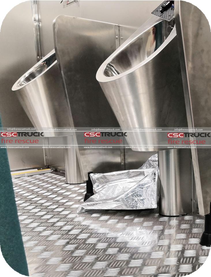 SITRAK Emergency Rescue Porta Potty Truck​ (3)