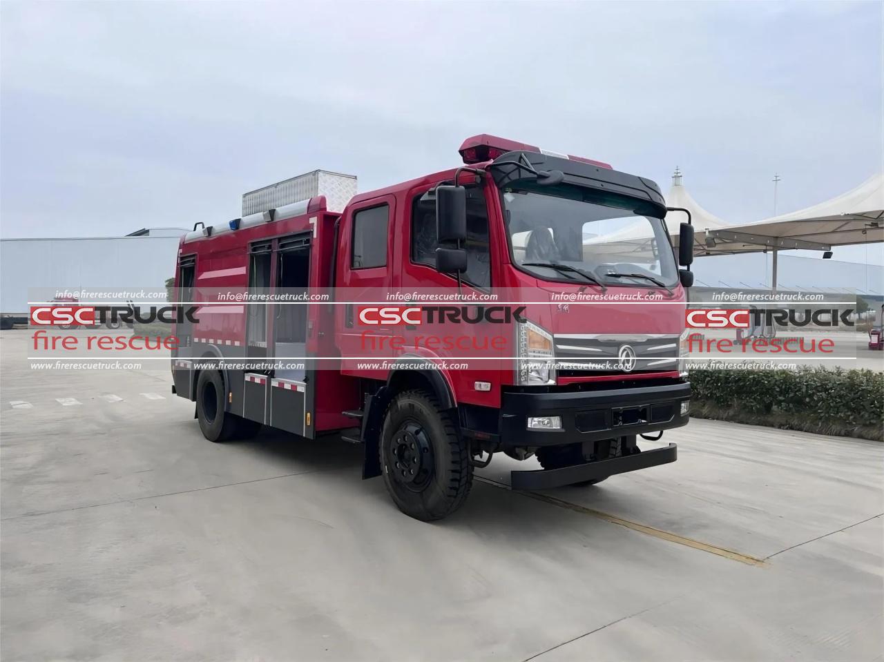 4x4 Off Road 5CBM Water Tank Fire Engine (5)