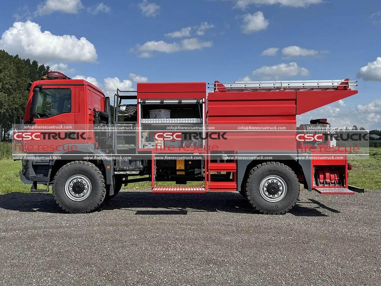 MAN 4WD 5000L Small Water Fire Truck (3)