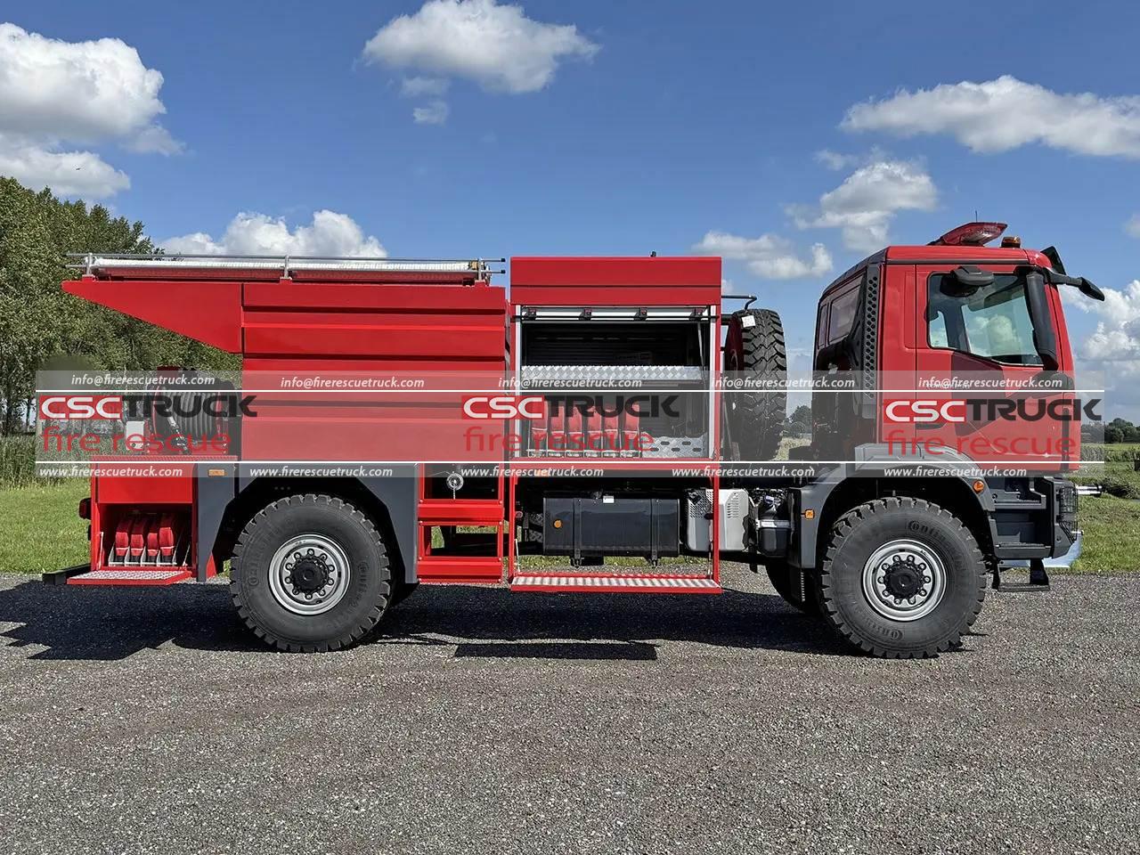 MAN 4WD 5000L Small Water Fire Truck (4)