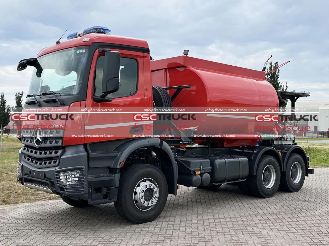 Mercedes-Benz 10000L Water Tanker Fire Truck
