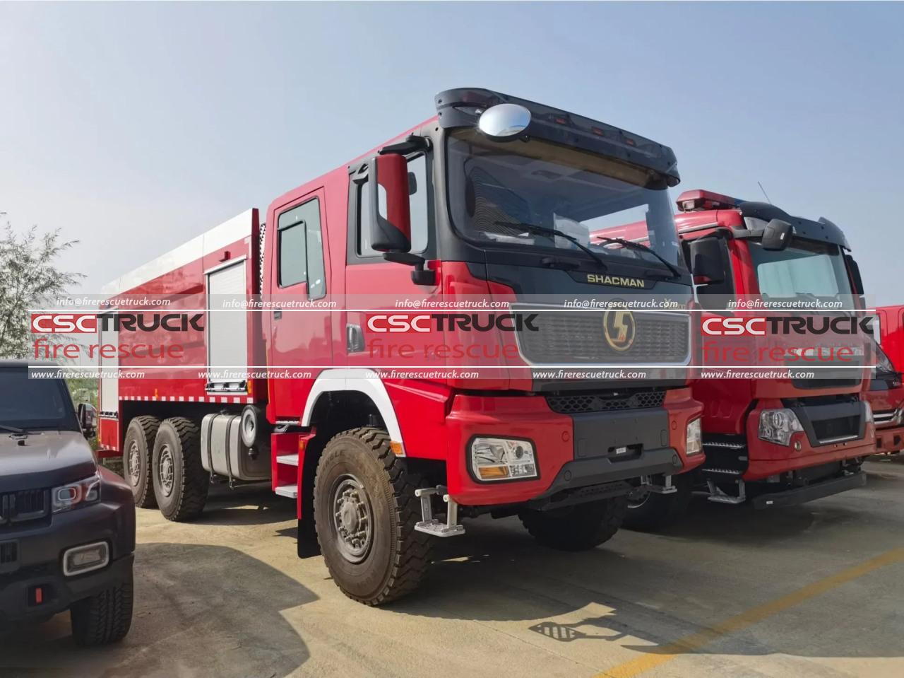 SHACMAN X3000 6x6 10000L Pumper Fire Apparatus (4)